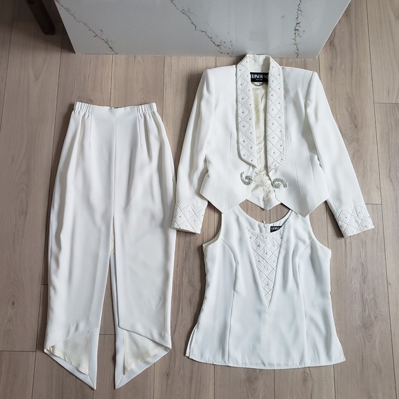 Criscione Skirt Suit  Womens XS White Rhinestone Formal Vintage Set Rock USA - Picture 2 of 16